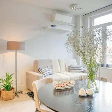 Light-filled Haven In Апартаменты Гент