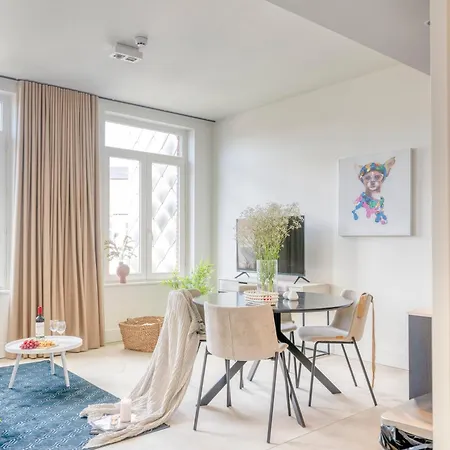 Light-filled Haven In * גנט