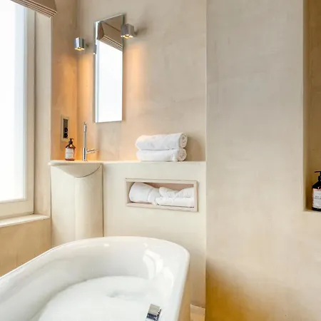 Gorgeous Light-Filled Apartment In City Center * Γάνδη