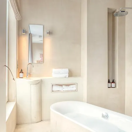 Light-filled Haven In * גנט