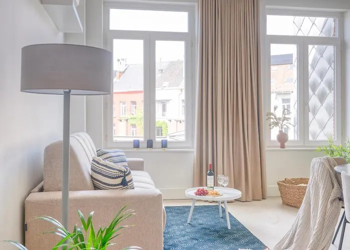 Light-filled Haven In Apartament Gandawa