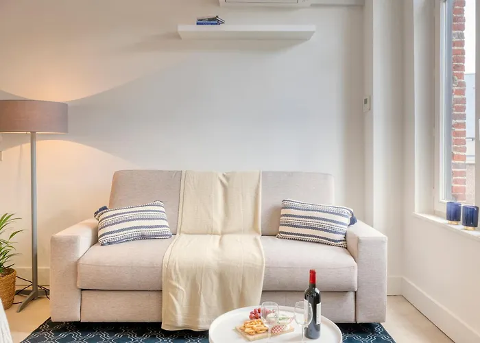 Light-filled Haven In Apartament Gandawa